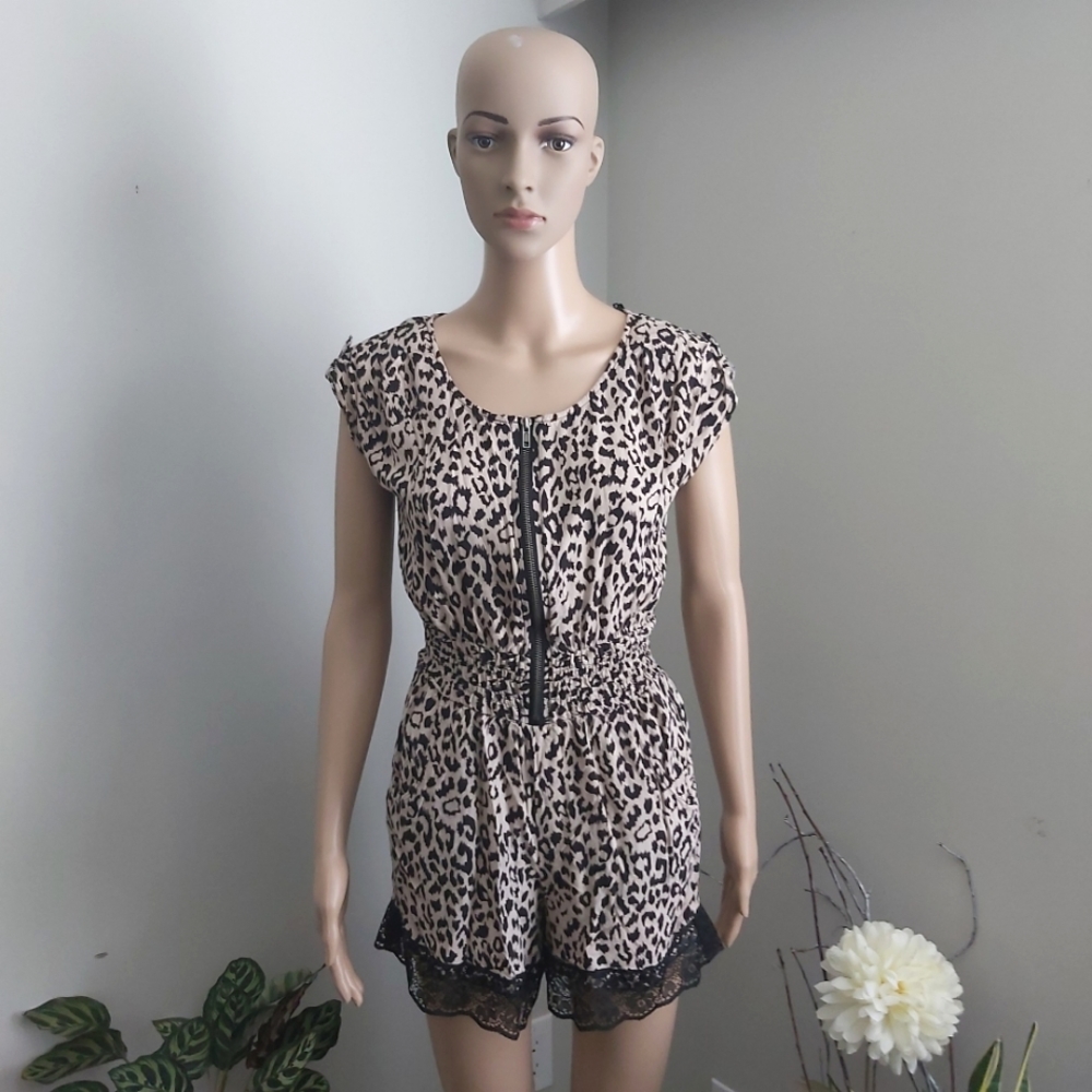 Romper shorts cheetah animal print Forever 21
